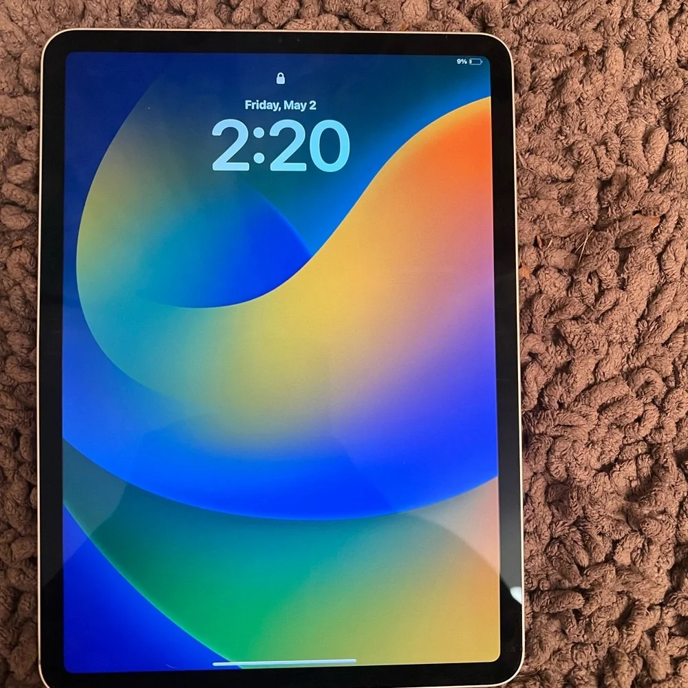 iPad Pro 11 (4th Gen) Apple Silver Tablet Modern Design